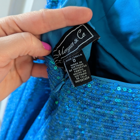 Morgan & Co. NEW sequin blue formal dress, size 0 - Picture 6 of 8